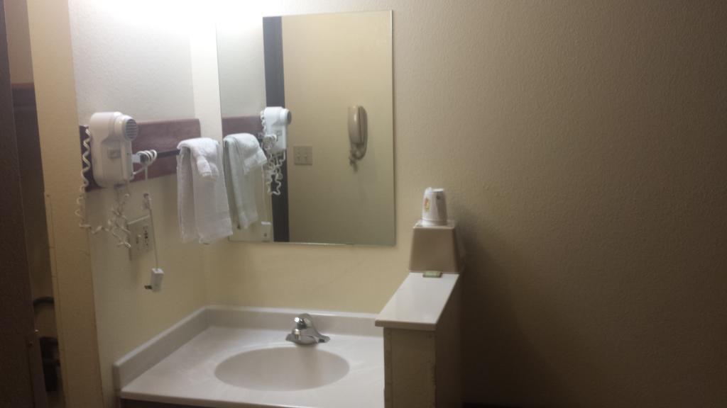 במוטל Super 8 By Wyndham Rawlins Wyoming מראה חיצוני תמונה